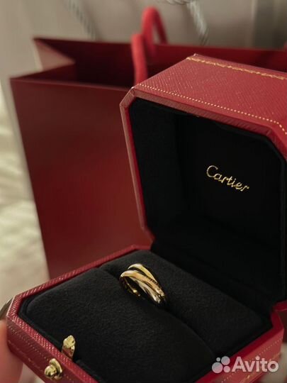 Кольцо Cartier classic trinity