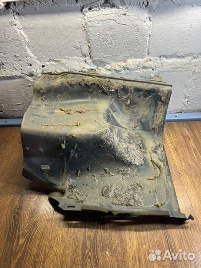 Обшивка багажника задняя левая Hyundai Accent