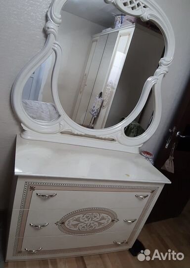 Трюмо трельяж зеркало, кровать, шкаф