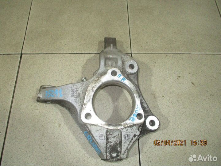 Кулак поворотный передний правый Chevrolet Cruze