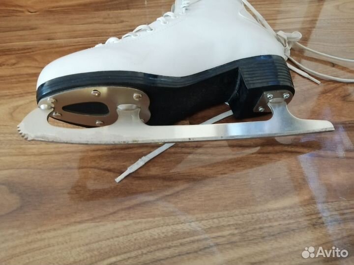 Коньки фигурные