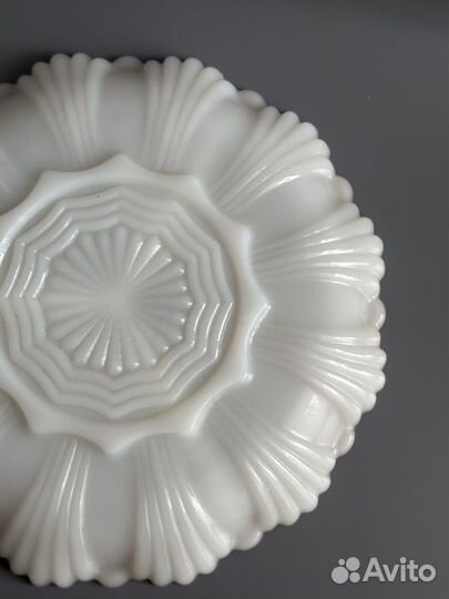 Менажница из молочного стекла франция винтаж