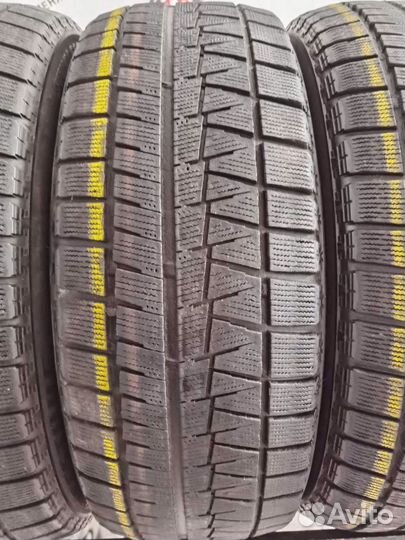 Bridgestone Blizzak Revo GZ 215/55 R17 94Q