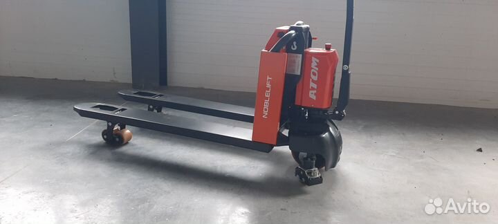 Транспортировщик паллет (электророхля)