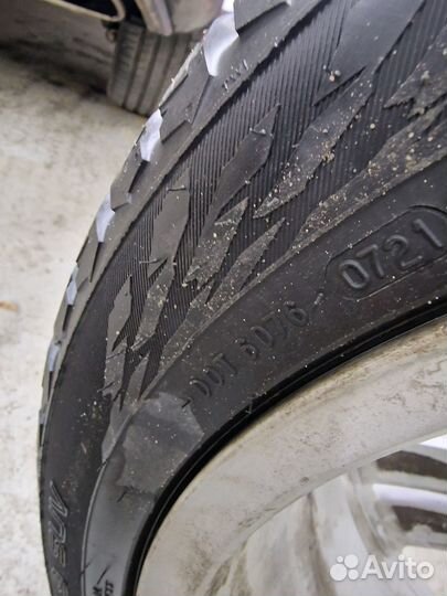 Nokian Tyres Hakkapeliitta 9 SUV 275/40 R21 107T