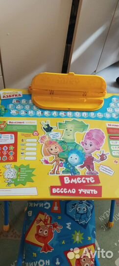 Детский стол со стулом