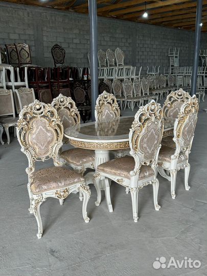 Стол и стулья новые