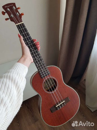 Укулеле баритон Evergreen