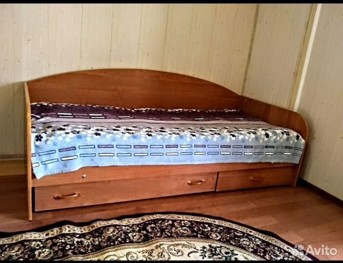 Кровать