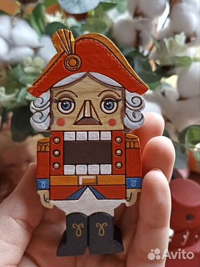 Деревянный Щелкунчик