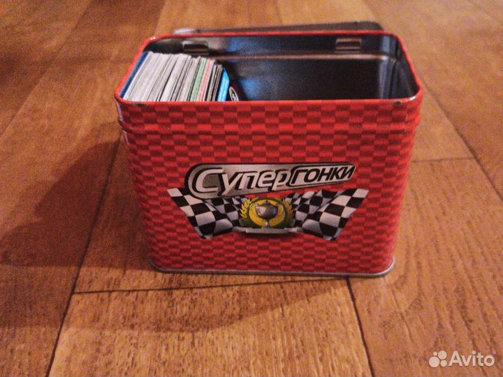 Карточки супергонки в боксе 65 шт