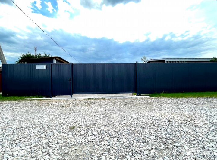 Забор из евроштакетника