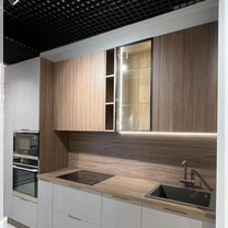 Кухонный гарнитур выставочный образец