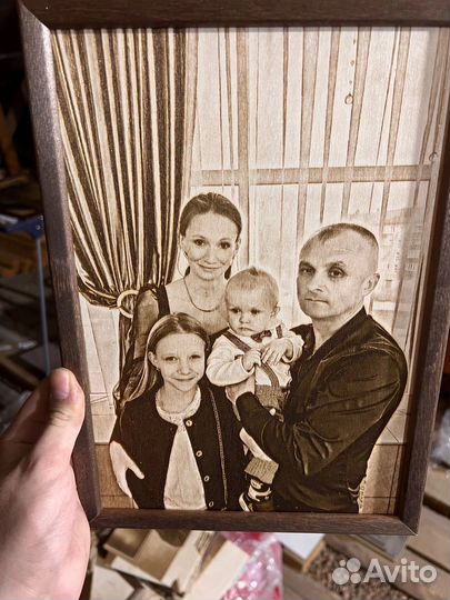 Выжженная табличка на дереве 