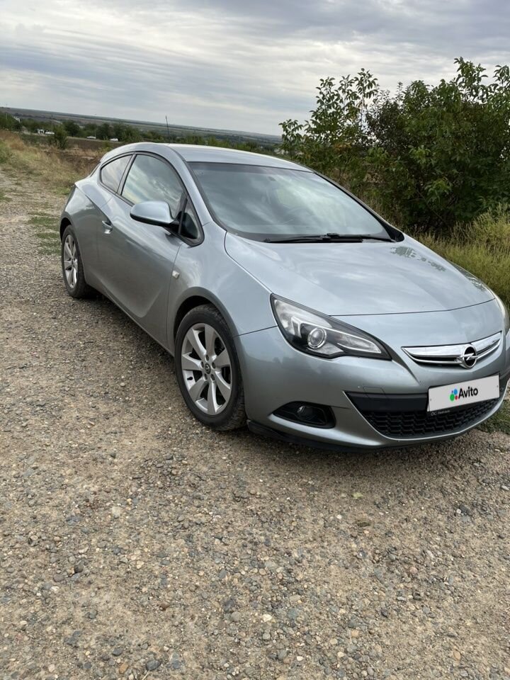 Opel Astra GTC: фото владельца
