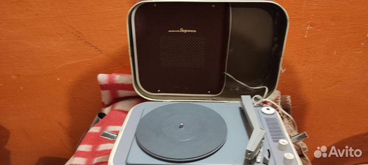 Проигрыватель винила СССР