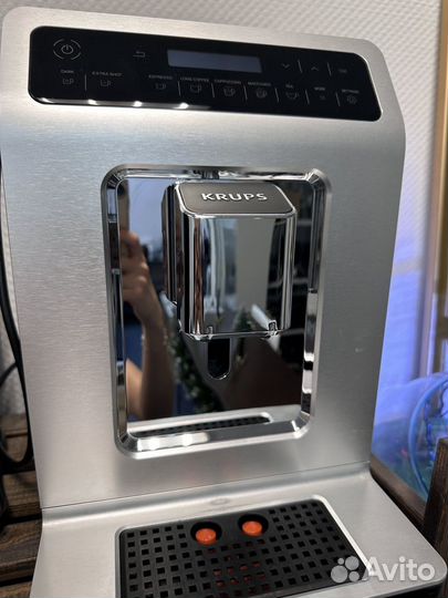 Кофемашина Krups EA891C Evidence, хром/черный