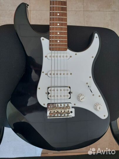 Электрогитара Yamaha Pacifica 012 BL