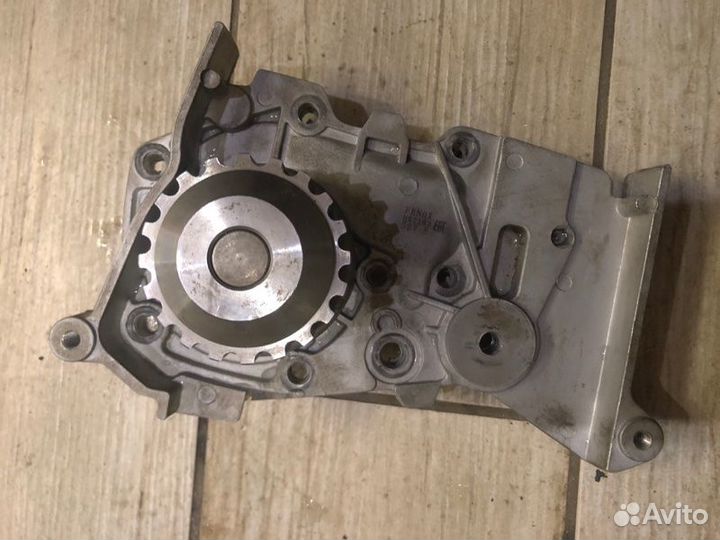 Помпа Renault Logan седан 1.6 2011