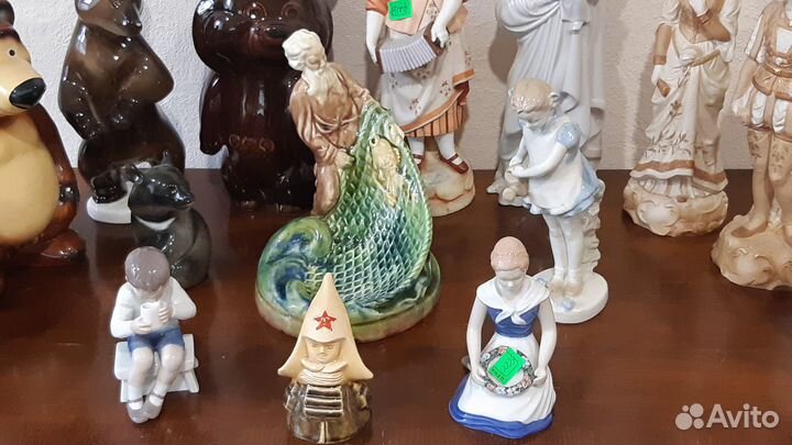 Фарфоровая статуэтка