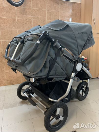 Коляска для двойни bumbleride