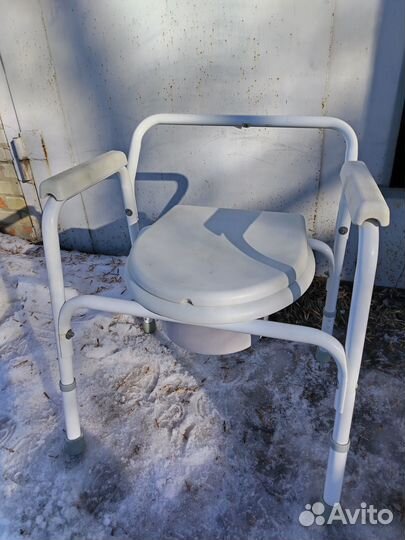 Кресло туалет для инвалидов и пожилых людей