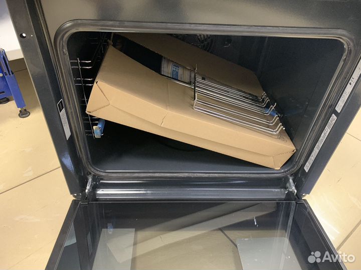 Духовой шкаф Hotpoint Ariston