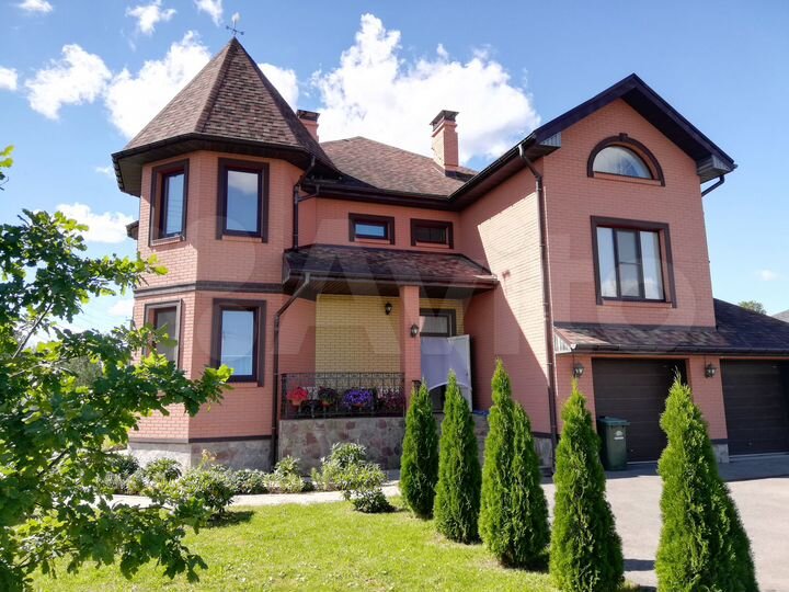 Коттедж 230 м² на участке 25 сот.