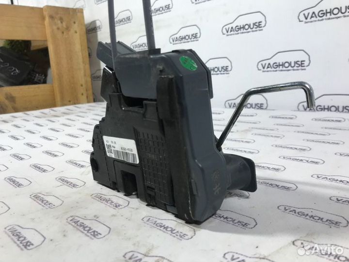 Замок двери передний правый Hyundai Solaris 1.4