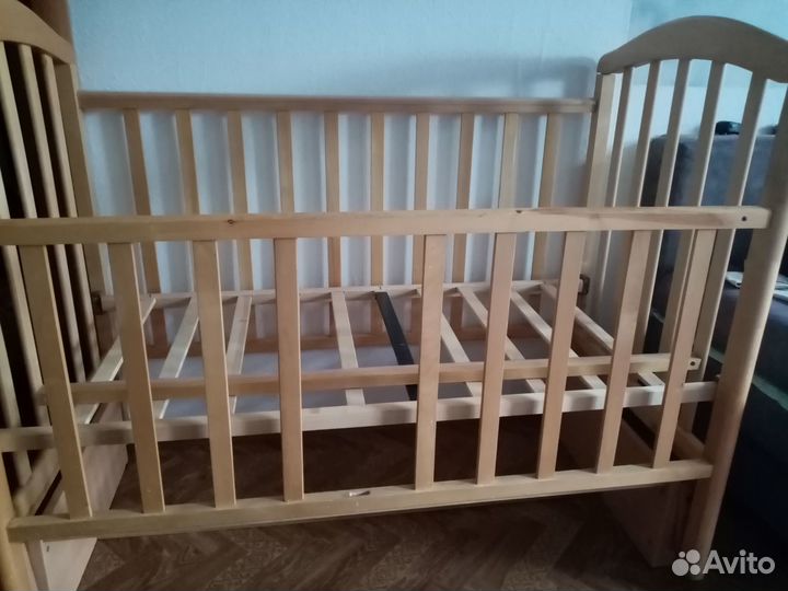 Детская кроватка