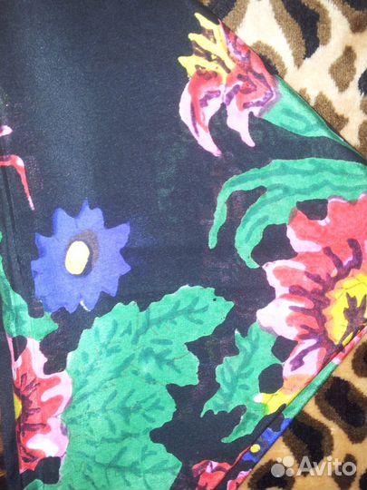 Платок шелковый, новый с принтом