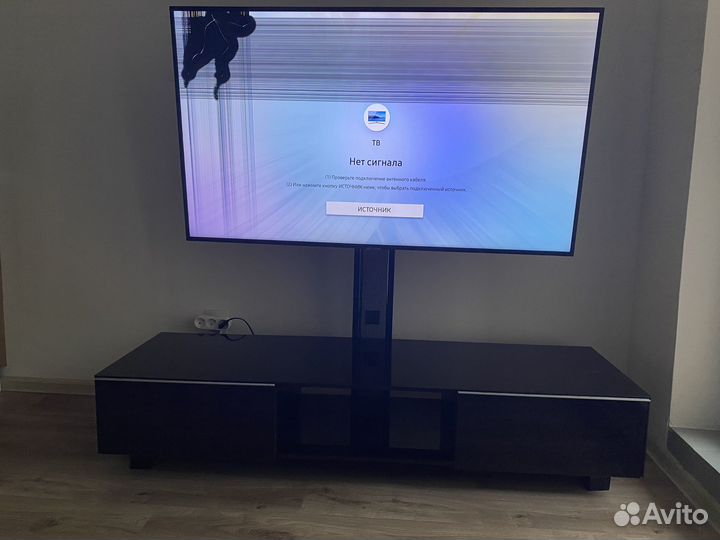 Телевизор SMART tv samsung б/у вместе с тумбой