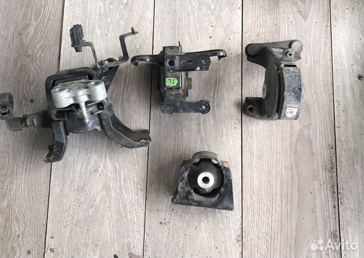 Подушки двигателя Toyota Auris 1ZR-FE 1ZR-FAE