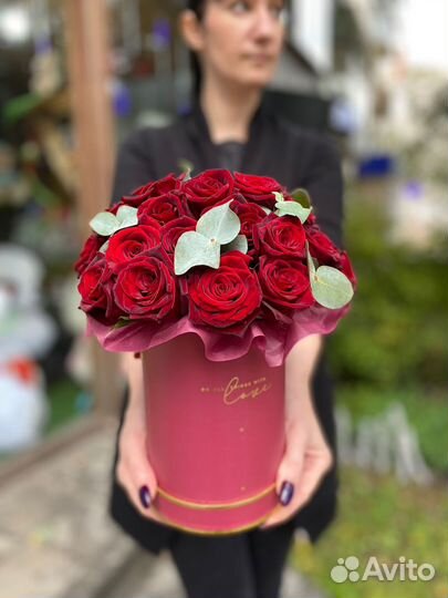 Розы в шляпной коробке