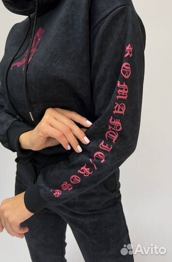 Новый спортивный женский костюм