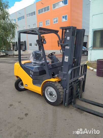 Вилочный погрузчик UN Forklifts FG30, 2022
