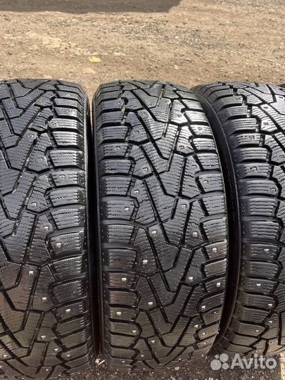 Pirelli Ice Zero 215/55 R17