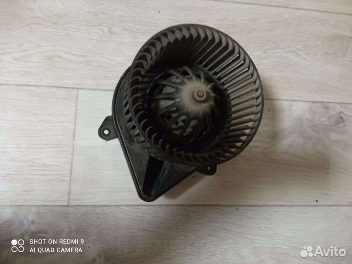 Мотор печки Peugeot 406