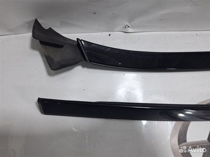 Молдинг лобового стекла Mercedes-Benz E-Class