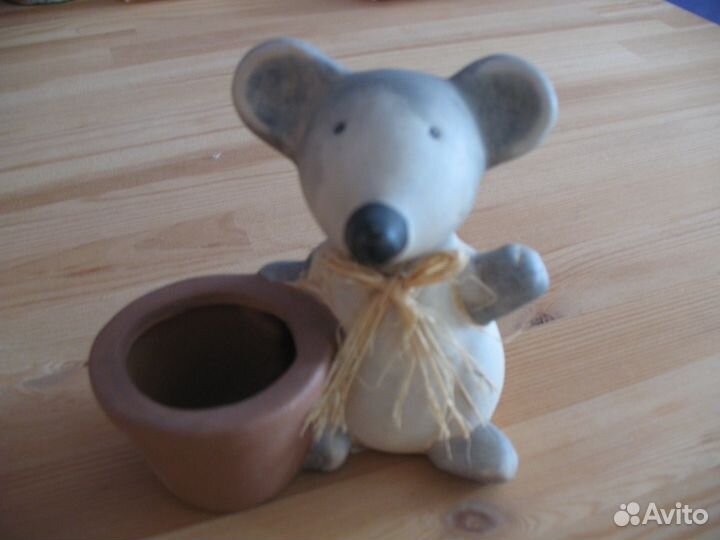 Лотом Игрушки статуэтки листай