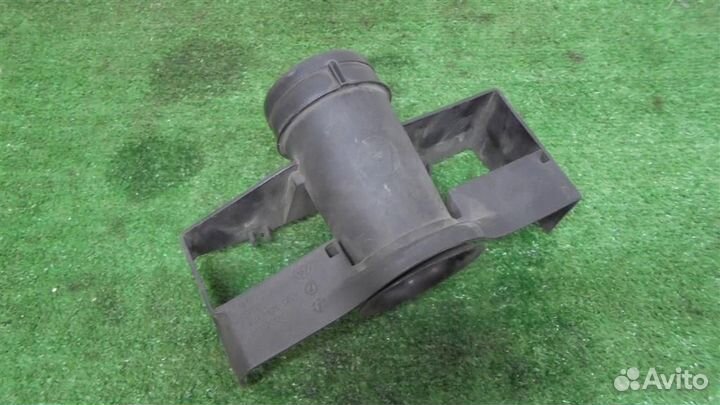 Воздухозаборник (наружный) VW Passat (B6) 2005-20