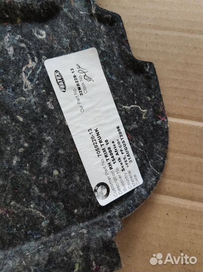 Обшивка багажника правая BMW 3-серия E90/E91 2004