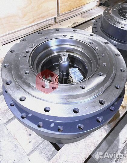 Редуктор хода Volvo EC140LCM SA8230-33470