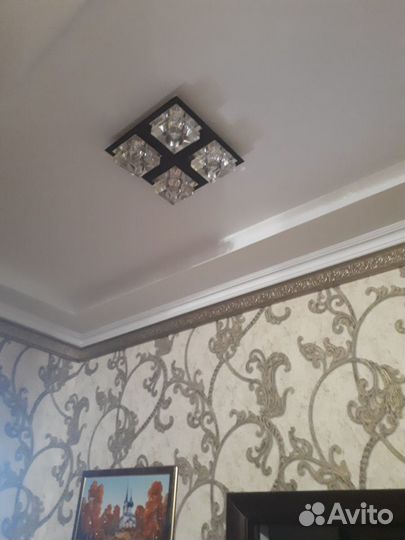 Продам потолочный светильник