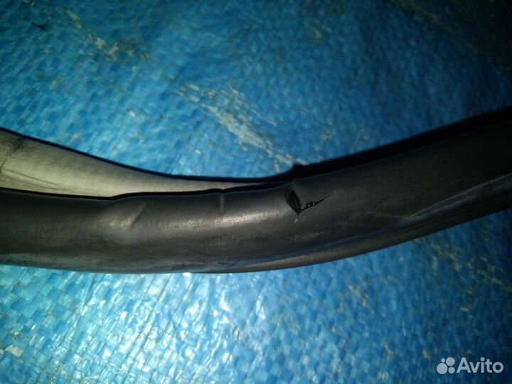 Уплотнитель дверного проема Nissan Sunny FB15