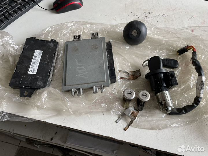 Комплект эбу Renault Logan/Sandero Nissan Almera G