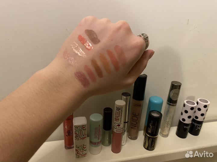 Помады,блески,бальзамы,скраб для губ пакетом