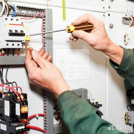 Электромонтаж, Электрик