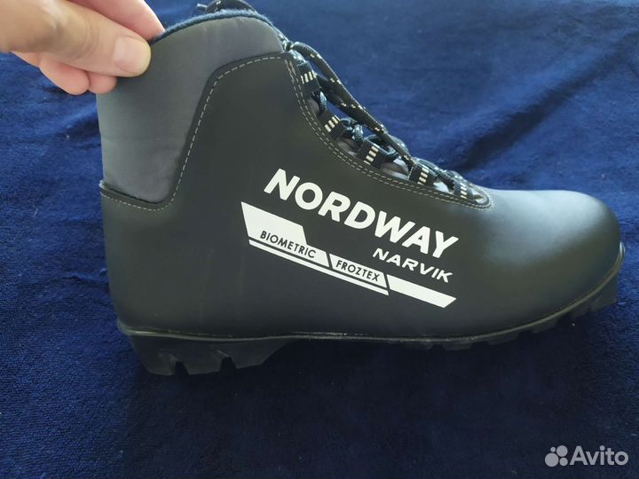 Лыжные ботинки