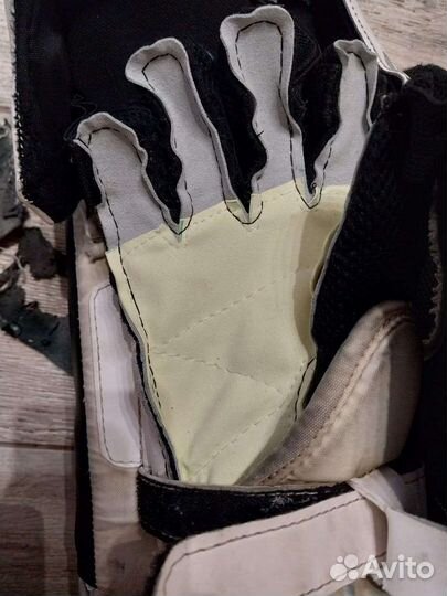 Замена чашек на хоккейных щитках